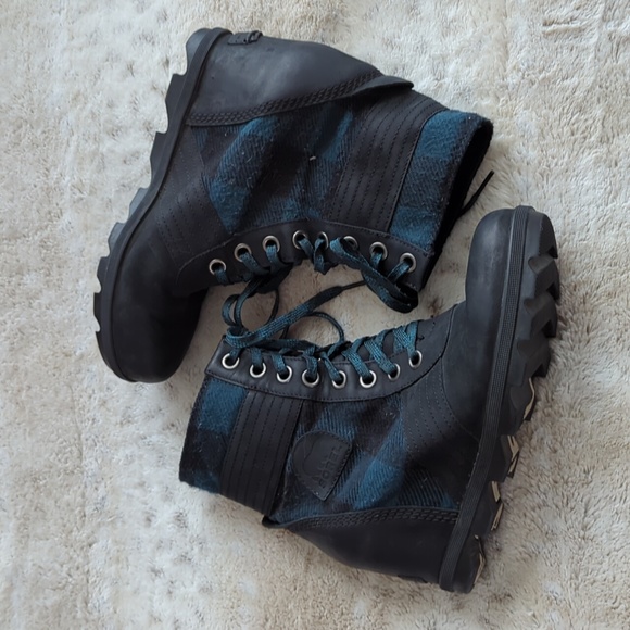 Sorel PDX Women's Lace Up Lexi Wedge Boots Booties Blue Black Plaid Size 10 - Picture 2 of 10